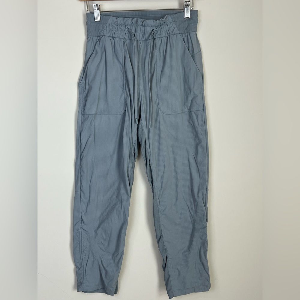 Lululemon Beyond the Studio Crop Joggers Pants‎ Size 4